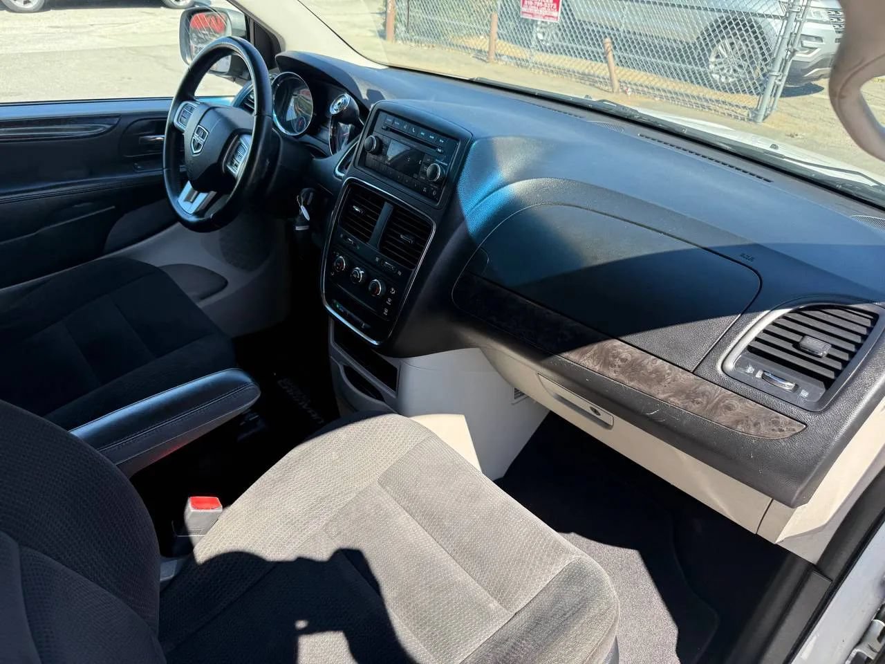 Used 2015 Dodge Grand Caravan American Value Package w/ UConnect Hands-Free Group FWD image 42