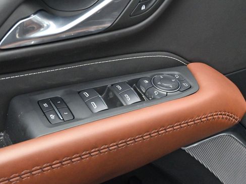 Used 2024 GMC Yukon Denali Ultimate image 11