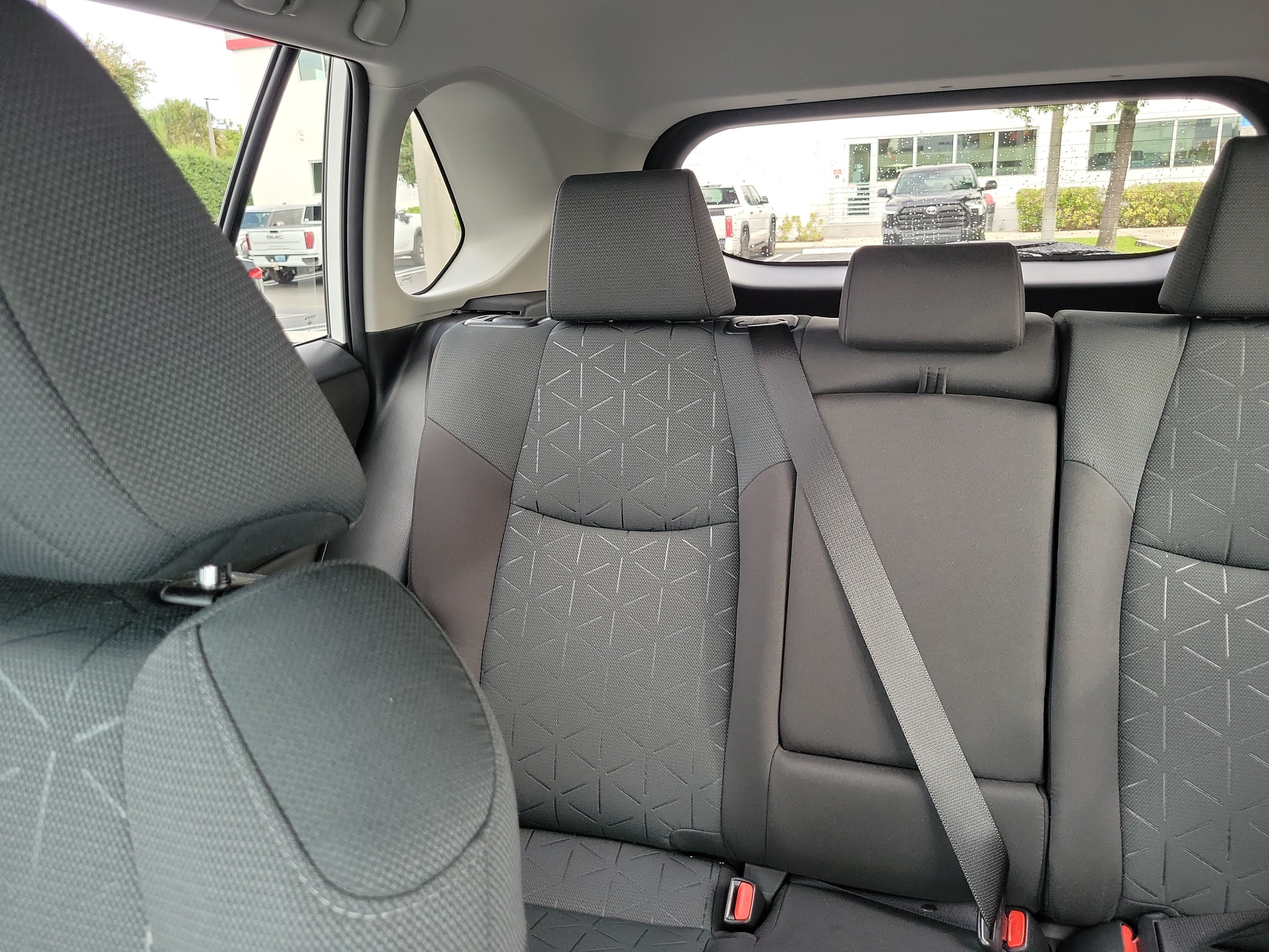 Used 2025 Toyota RAV4 XLE AWD/4WD image 20