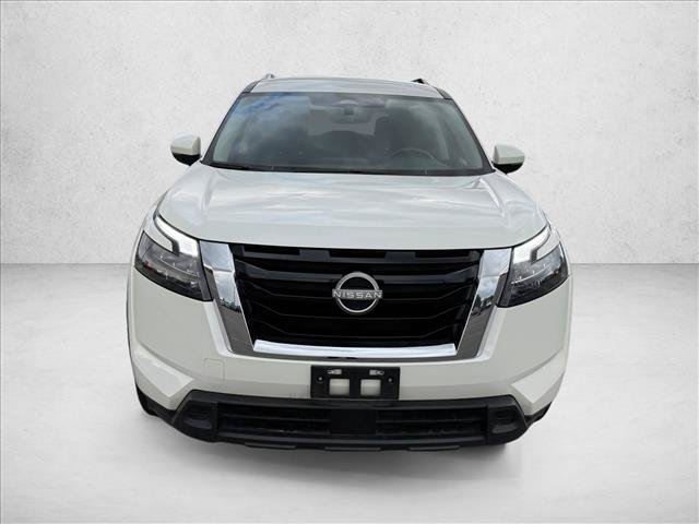 Used 2024 Nissan Pathfinder SV FWD image 2