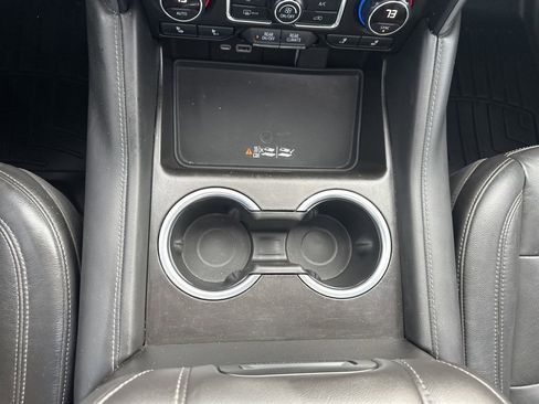 Used 2021 Chevrolet Tahoe Z71 w/ Z71 Signature Package image 7