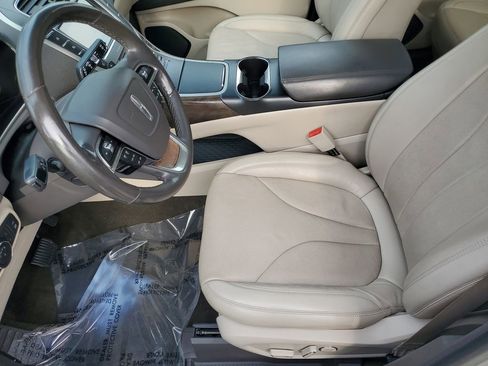 Used 2019 Lincoln Nautilus Reserve image 18