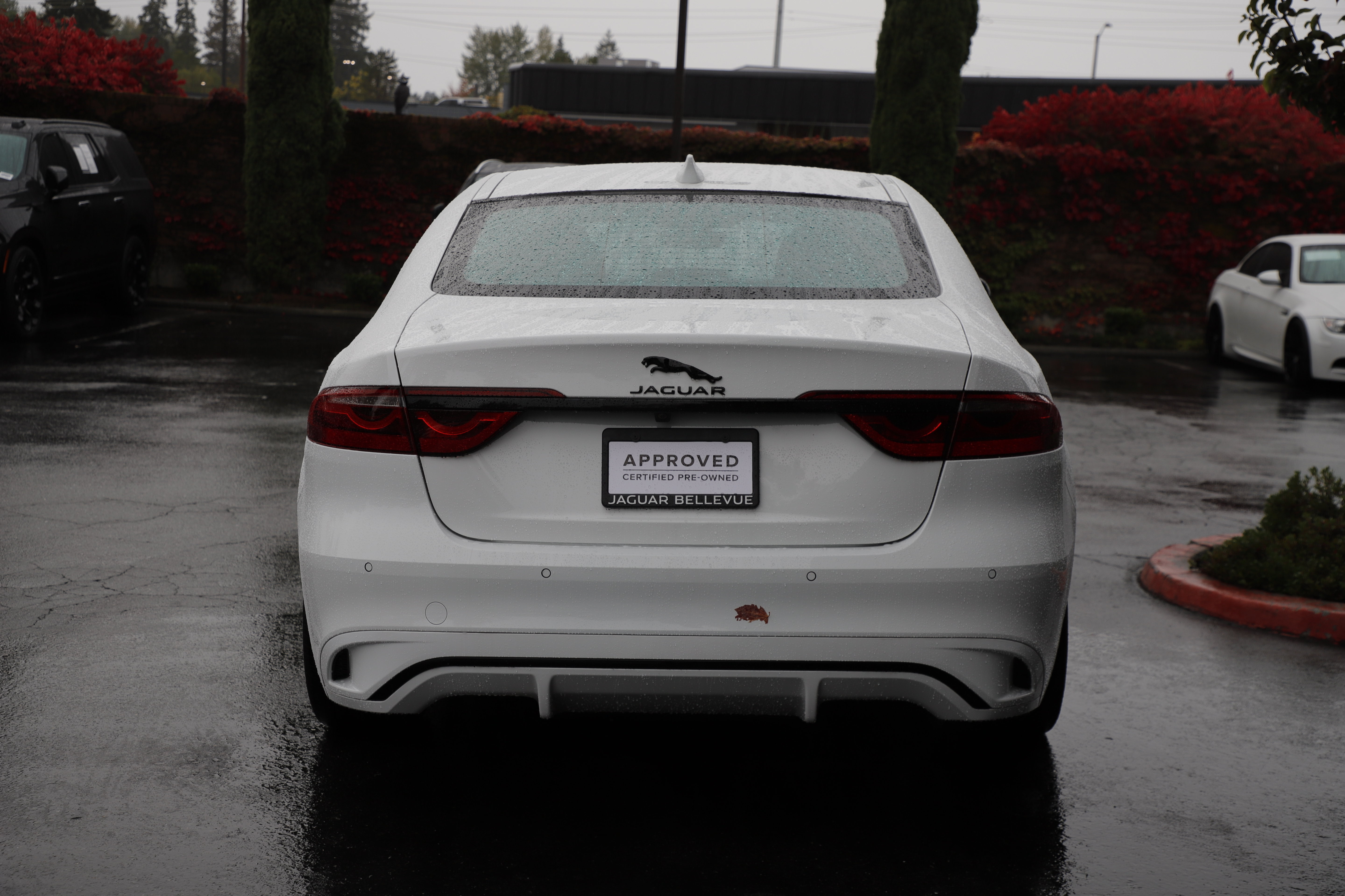 Used 2024 Jaguar XF R-Dynamic SE AWD/4WD image 7