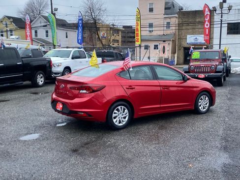 Used 2020 Hyundai Elantra SE w/ Cargo Package (C1) FWD image 7