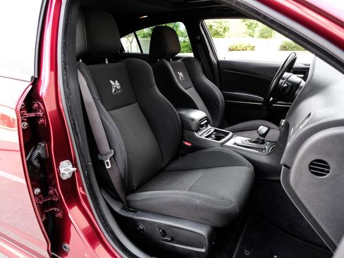 Used 2018 Dodge Charger R/T Scat Pack w/ Driver Confidence Group RWD image 40