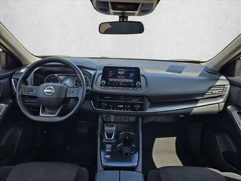 Used 2025 Nissan Rogue SV FWD image 17