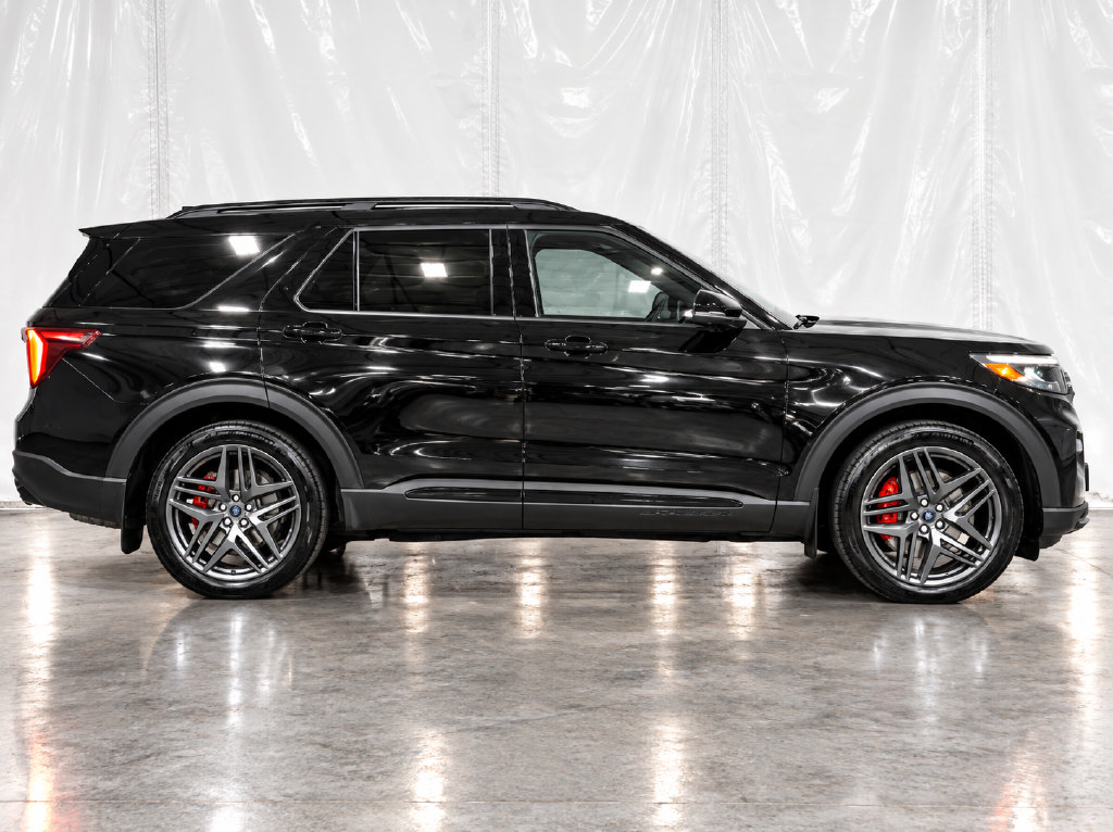 Used 2025 Ford Explorer ST AWD/4WD image 7