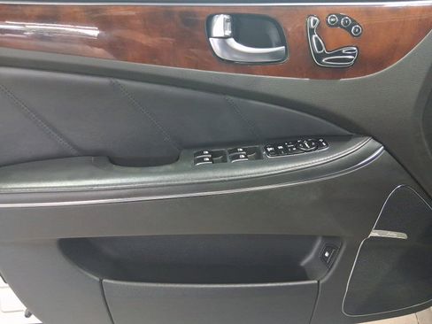 Used 2014 Hyundai Equus Signature RWD image 19