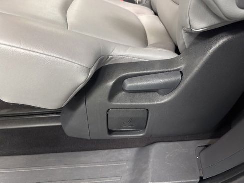 Used 2024 Toyota Sienna XLE image 19