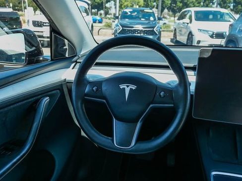 Used 2023 Tesla Model Y Long Range AWD/4WD image 16