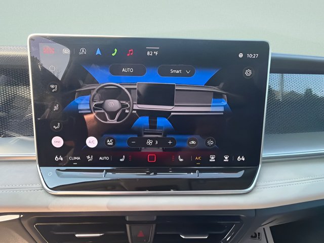 Certified 2025 Volkswagen Tiguan SE FWD image 19