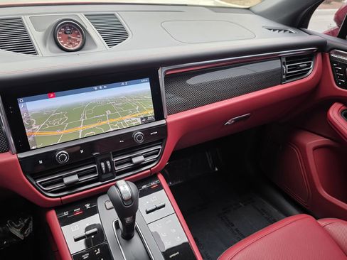 Certified 2025 Porsche Macan GTS AWD/4WD image 31