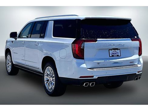 New 2026 GMC Yukon XL Denali w/ Denali Reserve Package AWD/4WD image 3