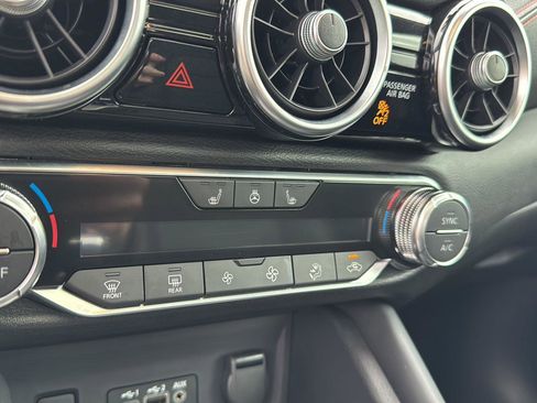 Used 2024 Nissan Sentra SR w/ SR Premium Package image 24