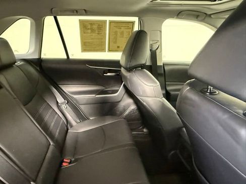 Used 2019 Toyota RAV4 XLE Premium image 41