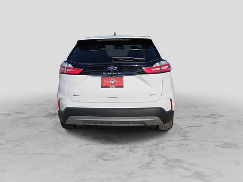 Used 2024 Ford Edge SEL image 7