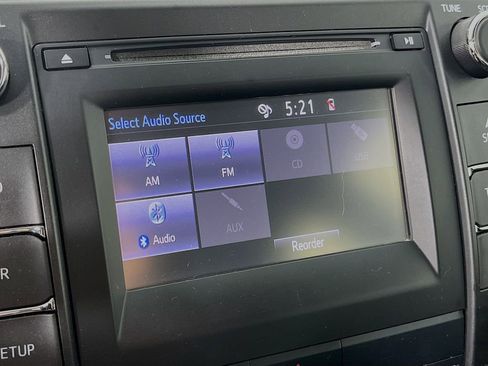 Used 2016 Toyota Camry SE w/ Moonroof Package image 14