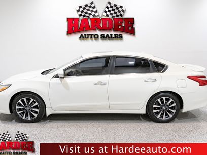 Used 2016 Nissan Altima 2.5 SL w/ Moonroof Package