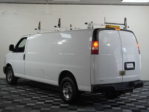 Used 2014 Chevrolet Express 3500 Extended RWD image 3