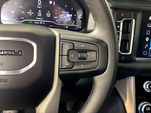 Certified 2023 GMC Yukon XL Denali AWD/4WD image 26