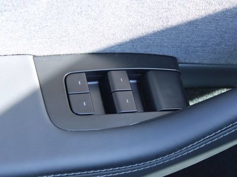 Used 2025 Tesla Model 3 Long Range RWD image 9
