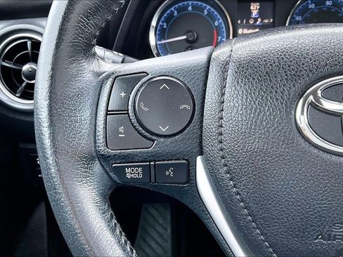 Used 2019 Toyota Corolla XSE image 27