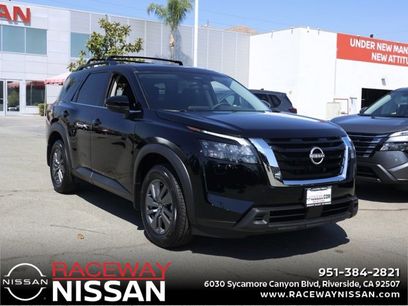 New 2025 Nissan Pathfinder SV