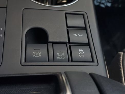Used 2023 Toyota Highlander XLE FWD image 30