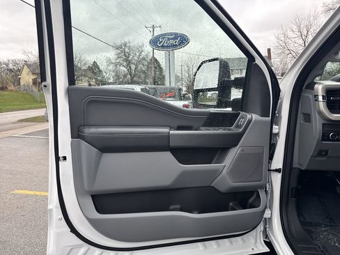 New 2025 Ford F250 XLT w/ Black Appearance Package image 24