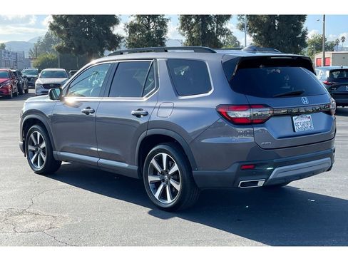 Certified 2023 Honda Pilot Elite image 3