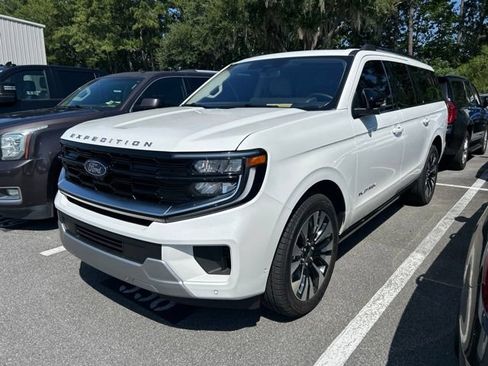Used 2025 Ford Expedition Max Platinum w/ Driver's Package AWD/4WD image 1