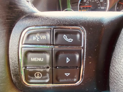 Used 2016 Jeep Wrangler Unlimited Sahara w/ Dual Top Group AWD/4WD image 7