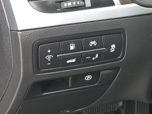 Used 2018 Genesis G80 3.8 RWD image 21