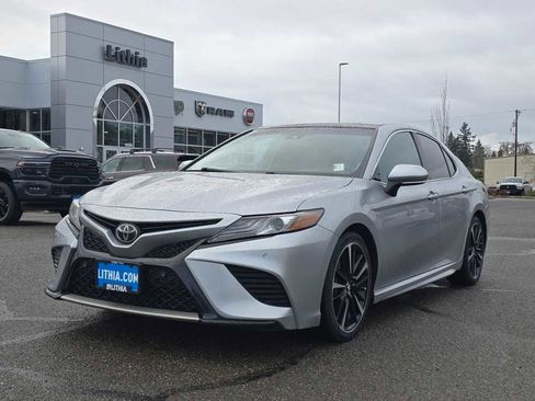 Used 2018 Toyota Camry XSE image 1