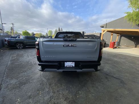 Used 2024 GMC Sierra EV Denali AWD/4WD image 5