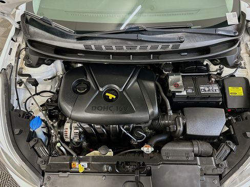 Used 2014 Hyundai Elantra SE w/ Option Group 02 FWD image 32
