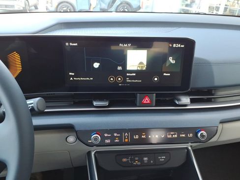New 2026 Kia Carnival EX FWD image 17