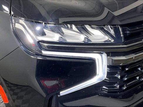 Used 2021 Chevrolet Tahoe Z71 w/ Luxury Package AWD/4WD image 39