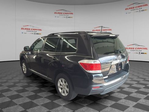 Used 2012 Toyota Highlander FWD w/ Tech Pkg image 5