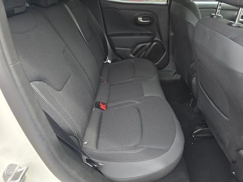 Used 2023 Jeep Renegade Latitude w/ Premium Group image 29