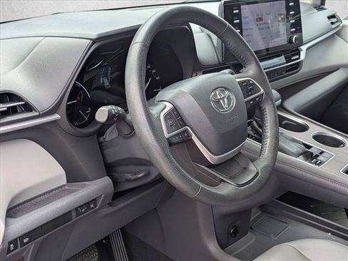 Used 2022 Toyota Sienna XLE FWD image 8