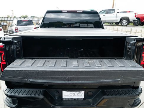 Used 2021 Chevrolet Silverado 1500 Custom Trail Boss w/ Midnight Edition AWD/4WD image 6
