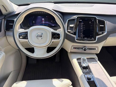 Certified 2024 Volvo XC90 B6 Ultimate w/ Protection Package image 28