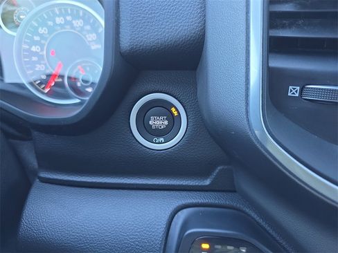 Used 2021 RAM 1500 Big Horn image 24