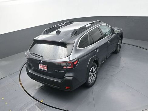 Used 2024 Subaru Outback Premium image 25