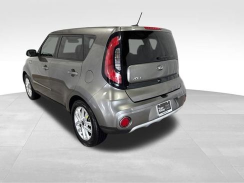 Used 2019 Kia Soul + image 7