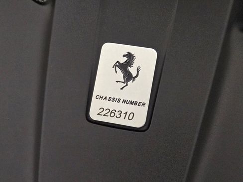 Used 2017 Ferrari GTC4Lusso AWD/4WD image 33