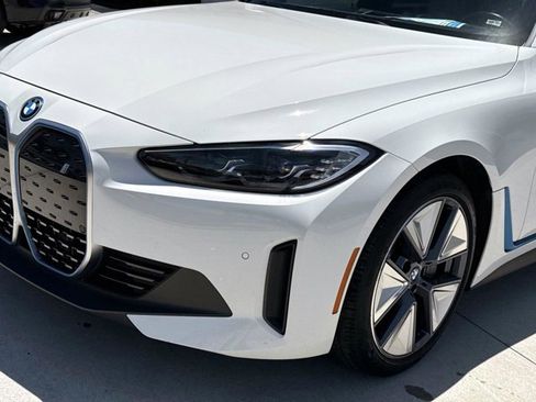 Certified 2023 BMW i4 eDrive40 w/ Premium Package RWD image 9