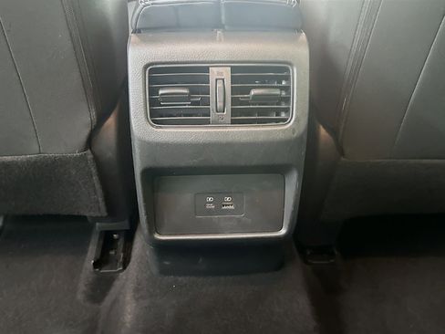 Used 2023 Nissan Rogue SV FWD image 27