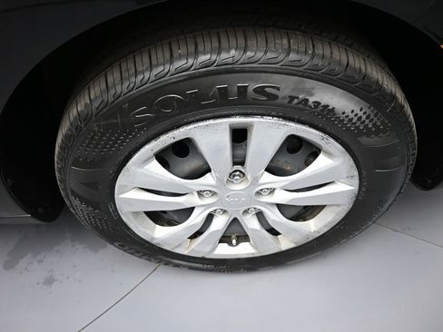 Used 2021 Kia Soul LX image 13